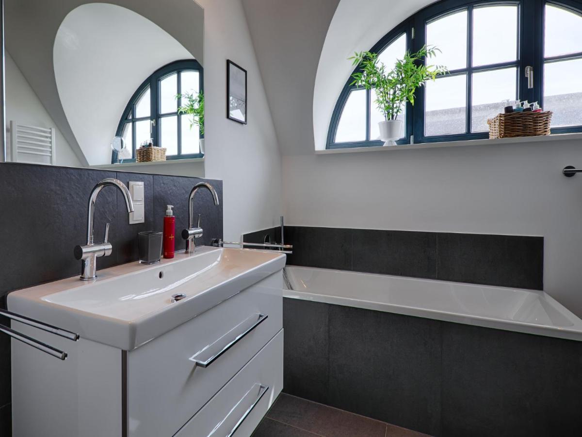 Reetland Am Meer - Premium Reetdachvilla Mit 3 Schlafzimmern, Sauna Und Kamin F27 Дранске Экстерьер фото